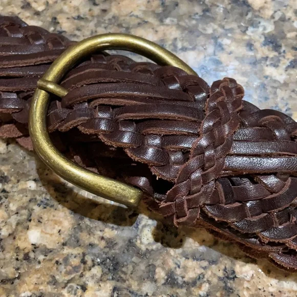 Abercrombie and Fitch M/S Genuine Leather Weave Belt with Brass Buckle - Picture 2 of 3